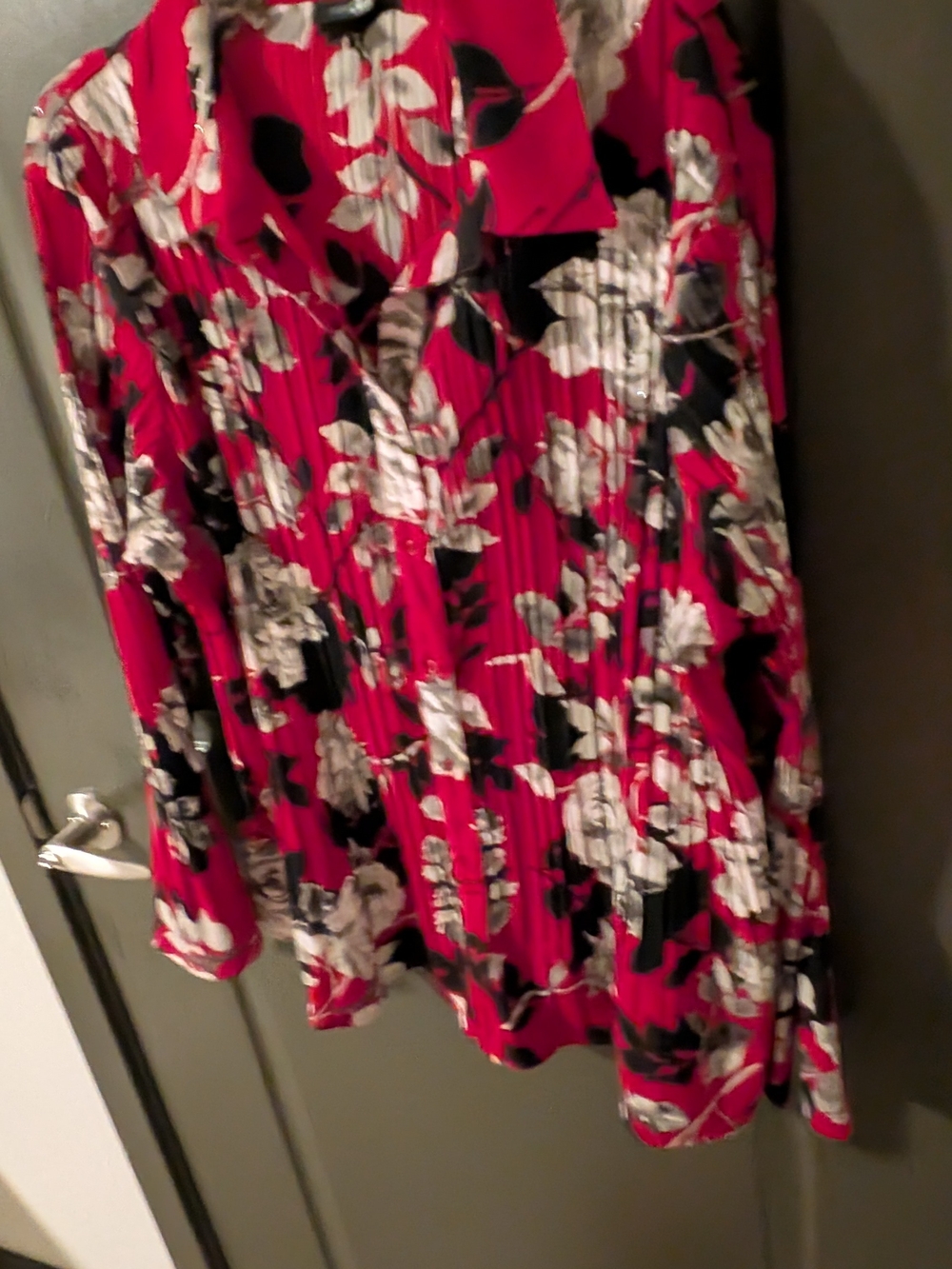 East 5th Red Floral Pleated Button-Front